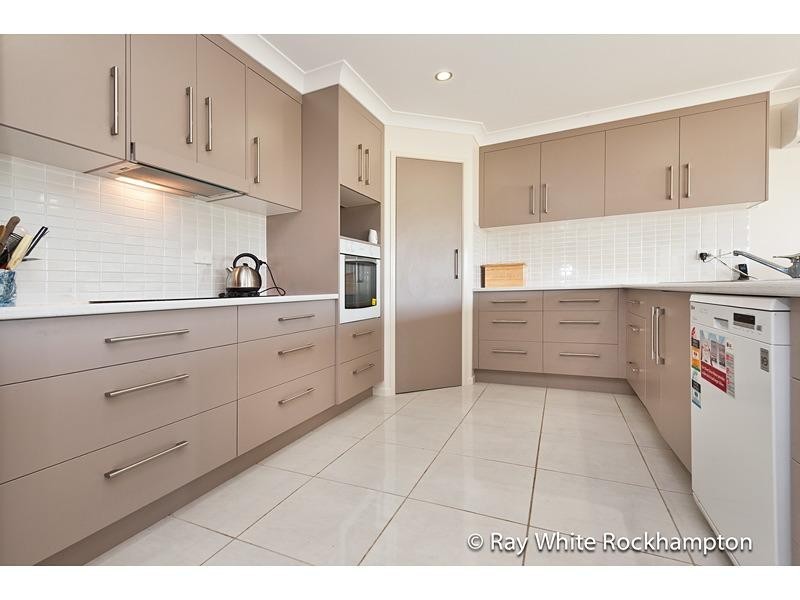 17 Annie Close, Gracemere QLD 4702