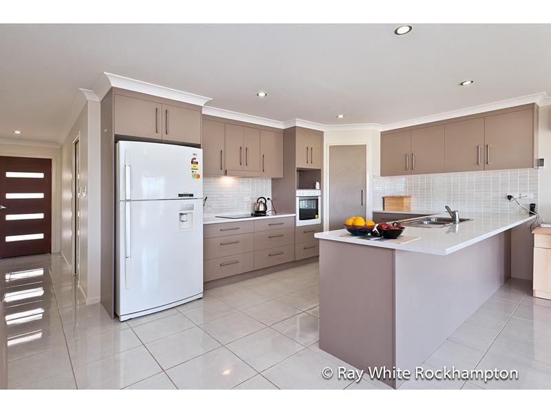 17 Annie Close, Gracemere QLD 4702