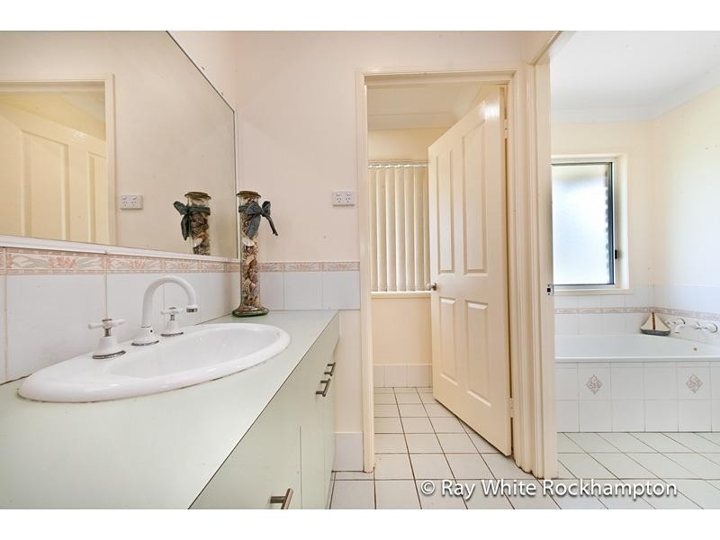 121 Cherryfield Road, Gracemere QLD 4702