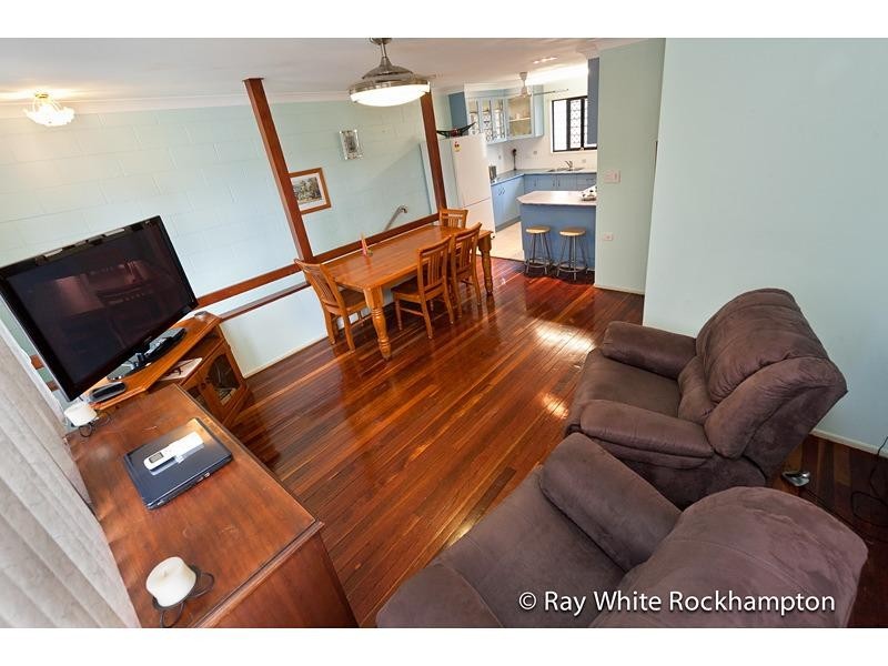 2/132 Main Street, Park Avenue QLD 4701