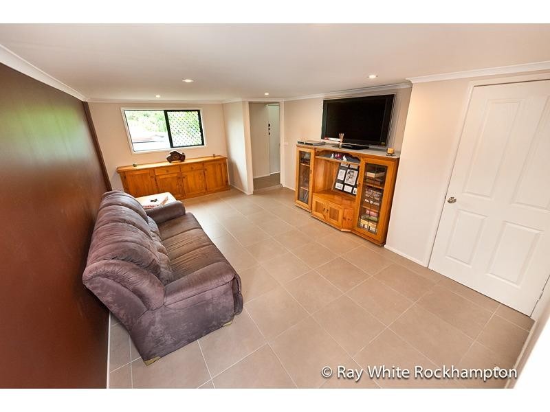 2/132 Main Street, Park Avenue QLD 4701