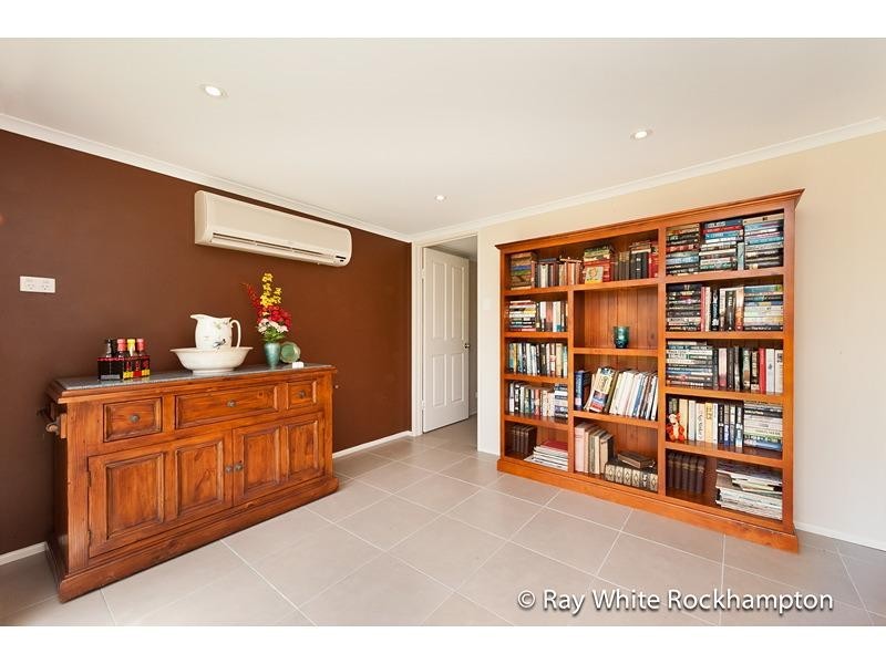 2/132 Main Street, Park Avenue QLD 4701