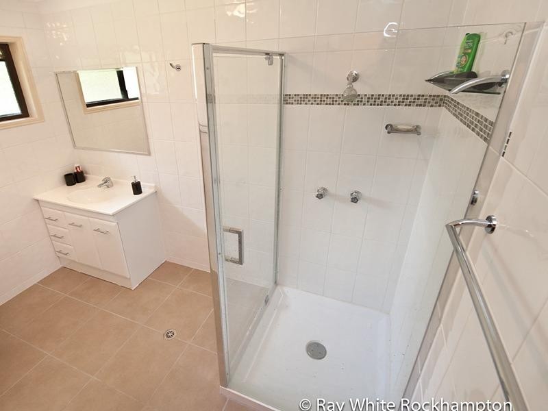 63000 Bruce Highway, Glendale QLD 4711