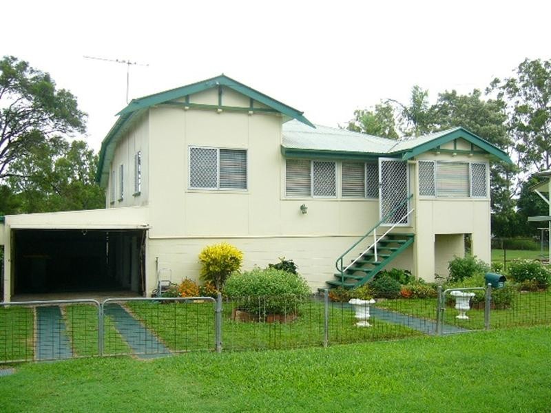 27 Ellis Street, Berserker QLD 4701