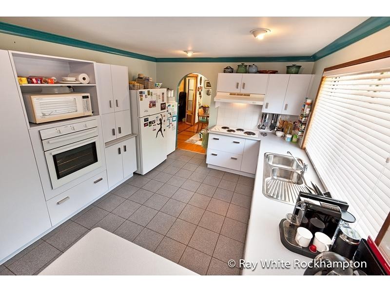 1 Stuart Court, Parkhurst QLD 4702