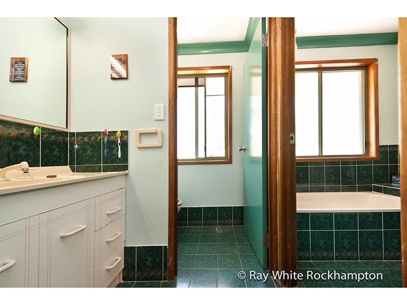 1 Stuart Court, Parkhurst QLD 4702