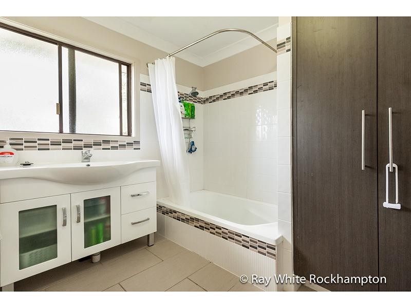 79 Kershaw Street, Park Avenue QLD 4701