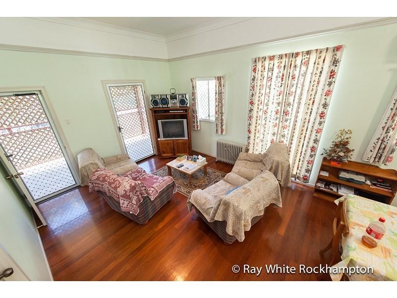 18-20 Bourke Street, Park Avenue QLD 4701