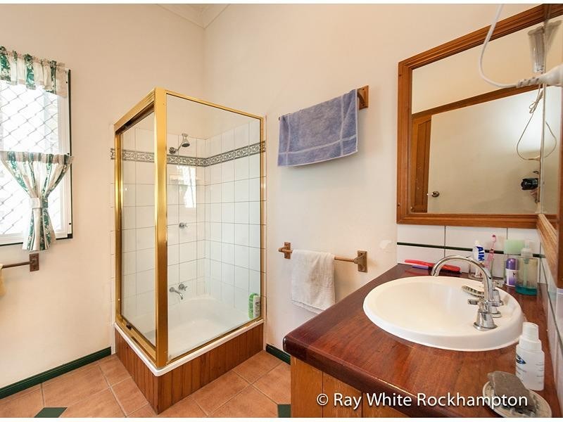 18-20 Bourke Street, Park Avenue QLD 4701