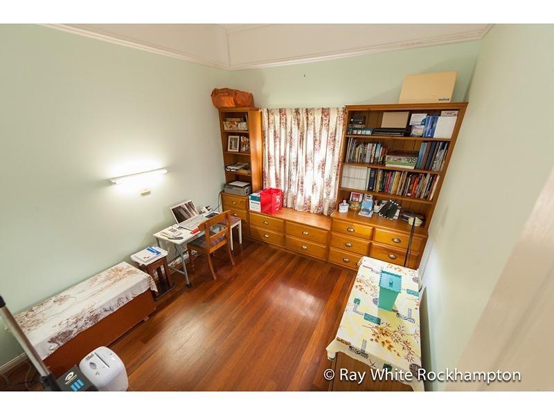 18-20 Bourke Street, Park Avenue QLD 4701