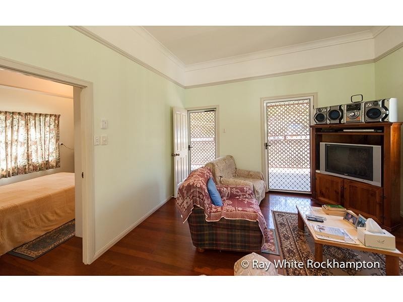 18-20 Bourke Street, Park Avenue QLD 4701