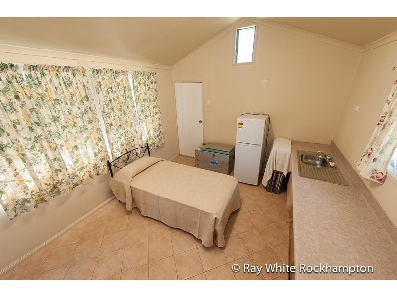 18-20 Bourke Street, Park Avenue QLD 4701