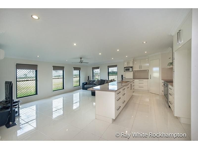 52 McQuire Road, Alton Downs QLD 4702