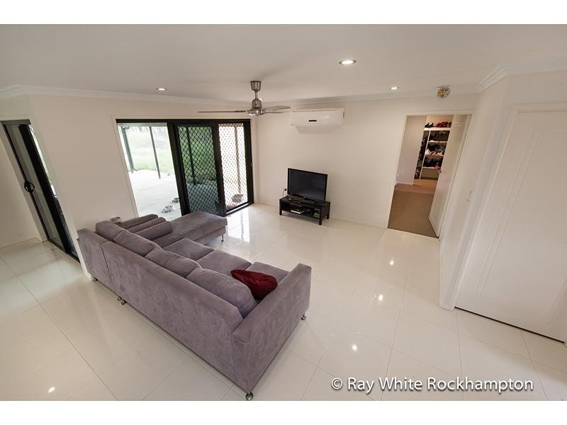 52 McQuire Road, Alton Downs QLD 4702