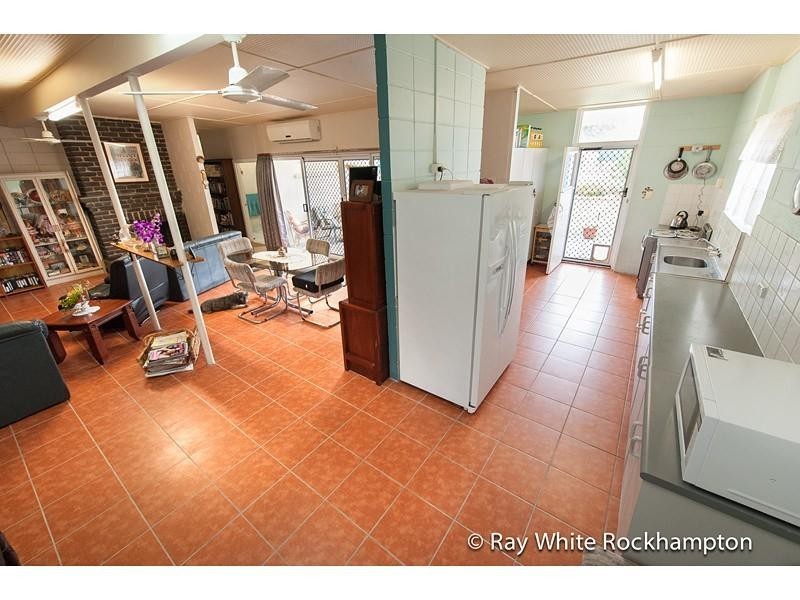 4 Rodger Street, Park Avenue QLD 4701