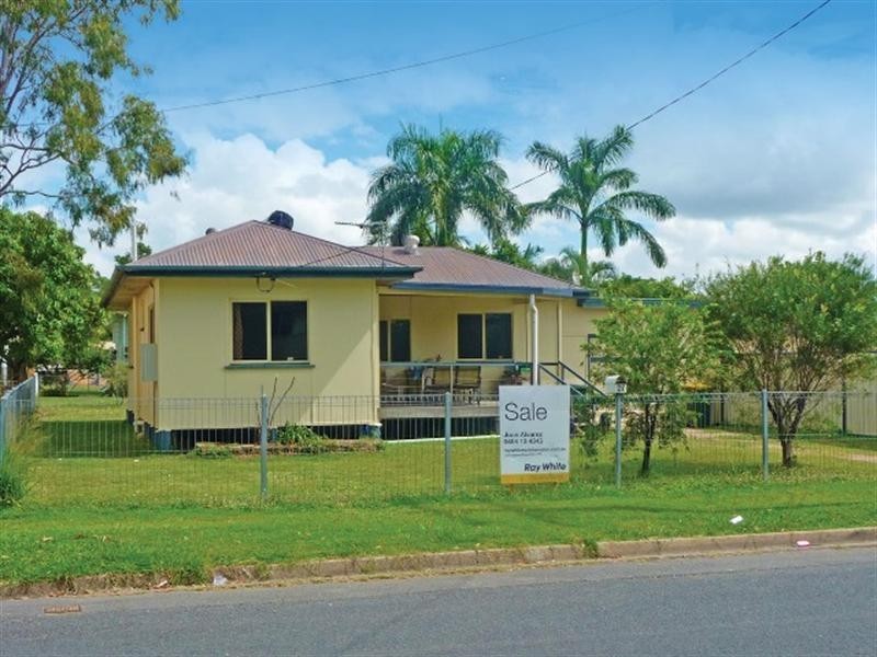 27 Berserker Street, Berserker QLD 4701