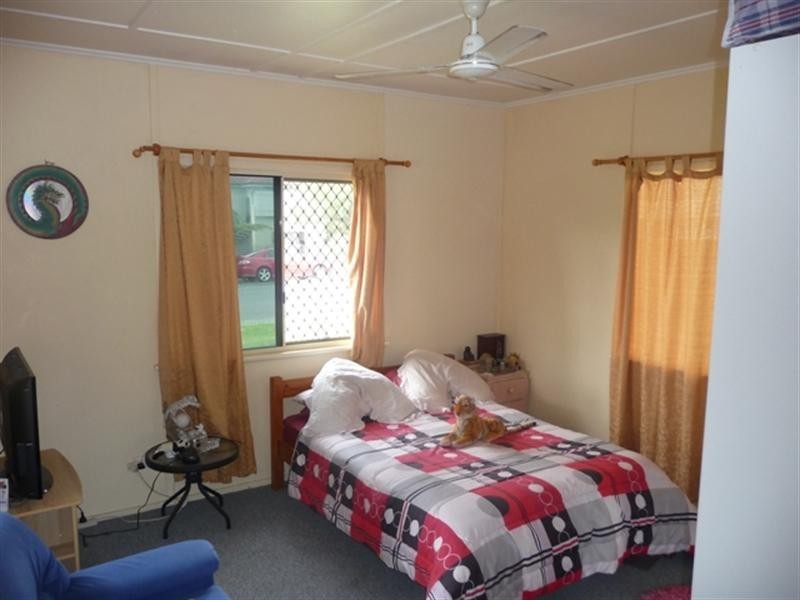 27 Berserker Street, Berserker QLD 4701