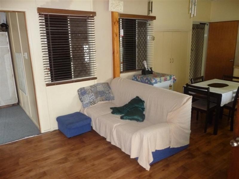 27 Berserker Street, Berserker QLD 4701