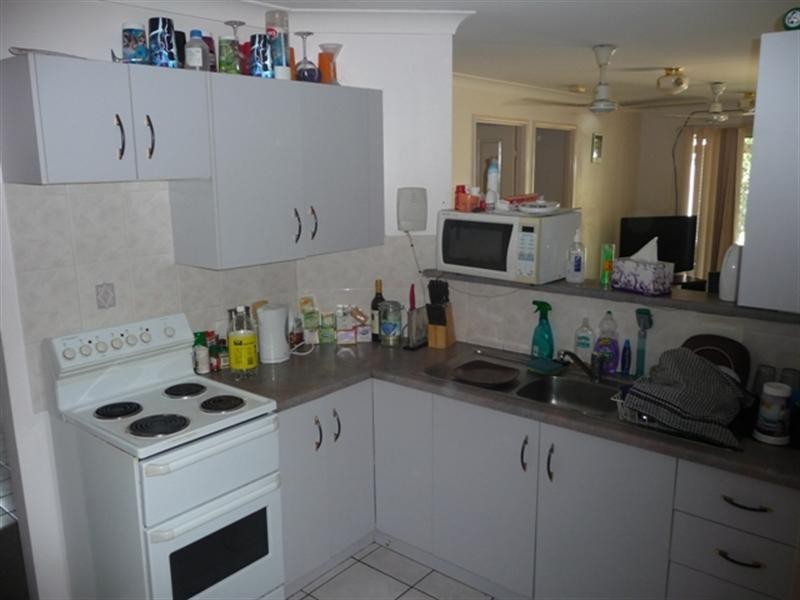 13 Banksia Place, Kawana QLD 4701