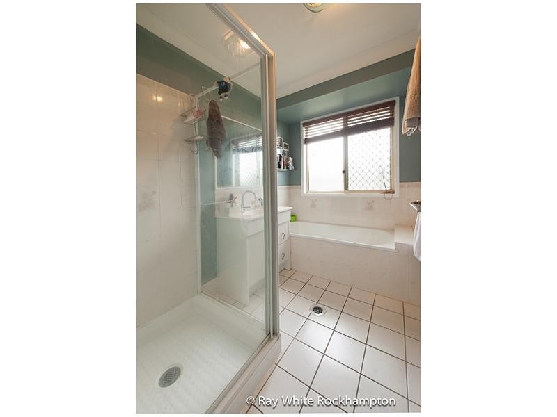 1 Hotham Close, Parkhurst QLD 4702