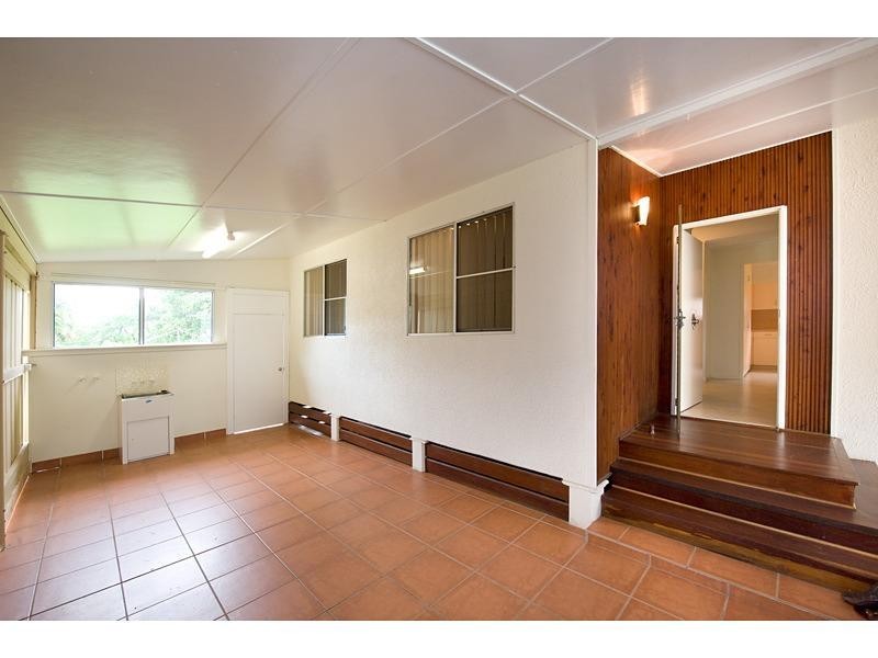 180 High Street, Berserker QLD 4701