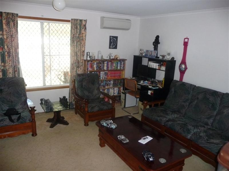19 Hardy Avenue, Park Avenue QLD 4701