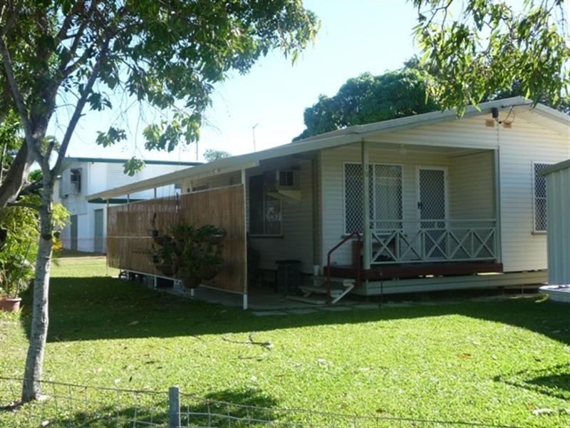 19 Hardy Avenue, Park Avenue QLD 4701