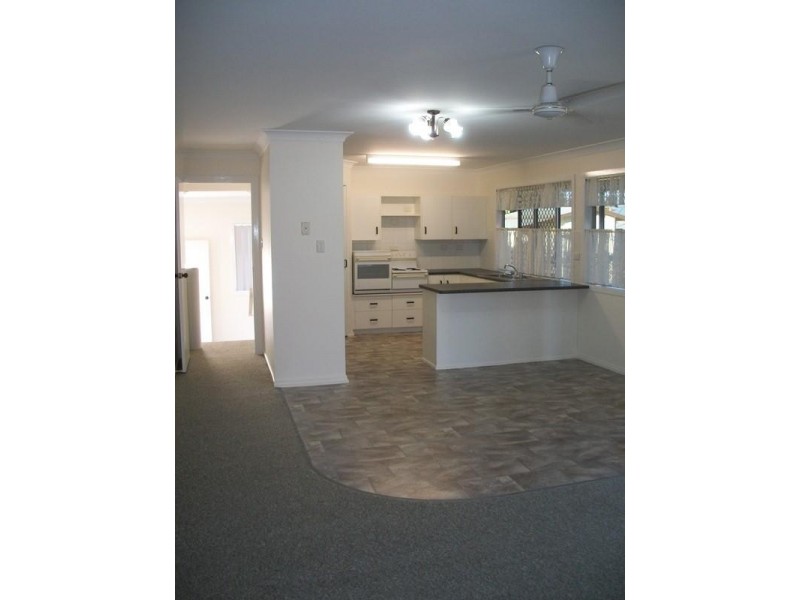 62 Thompson Street, Park Avenue QLD 4701