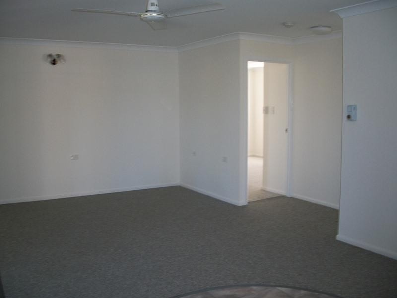 62 Thompson Street, Park Avenue QLD 4701