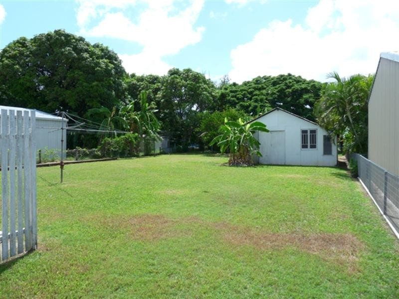 294 Pine Street, Berserker QLD 4701