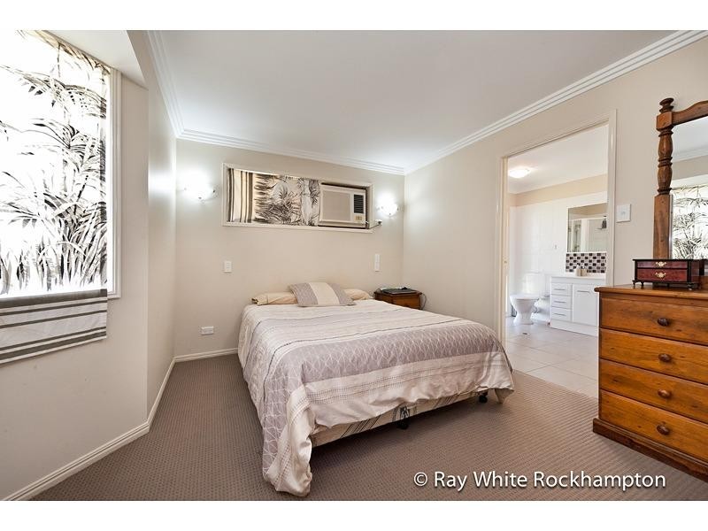 63000 Bruce Highway, Glendale QLD 4711