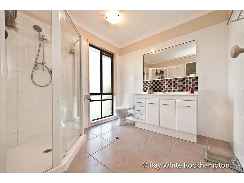 63000 Bruce Highway, Glendale QLD 4711