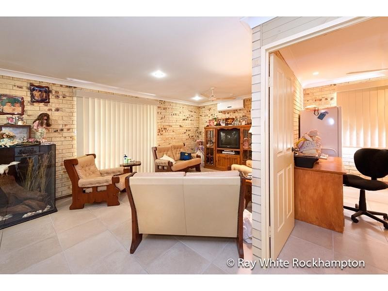 89 Emu Park Road, Nerimbera QLD 4701