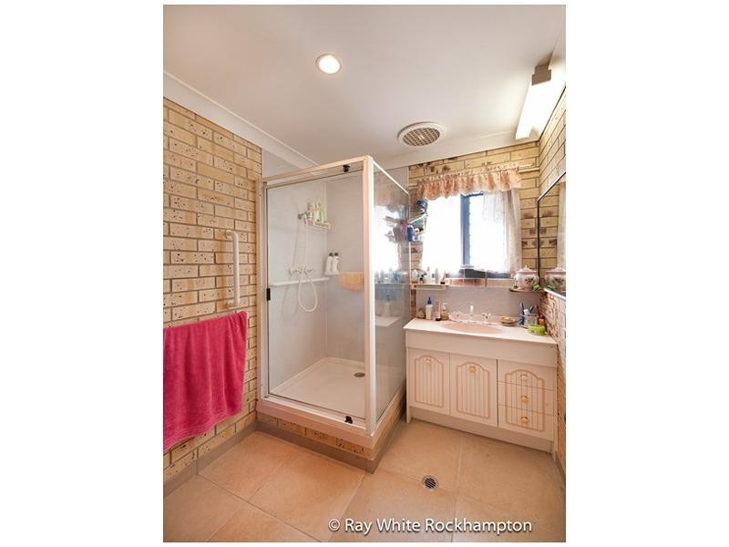 89 Emu Park Road, Nerimbera QLD 4701