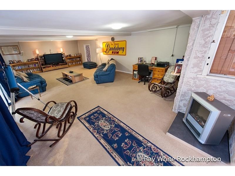 75 Main Street, Park Avenue QLD 4701