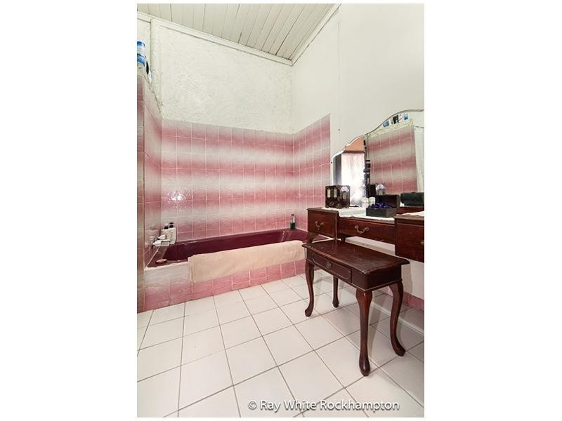 75 Main Street, Park Avenue QLD 4701