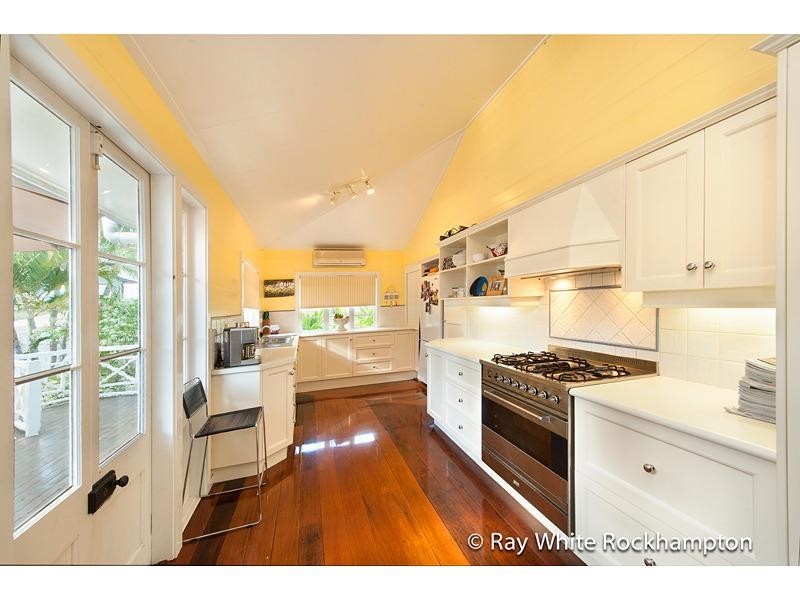 80 Cambridge Street, The Range QLD 4700