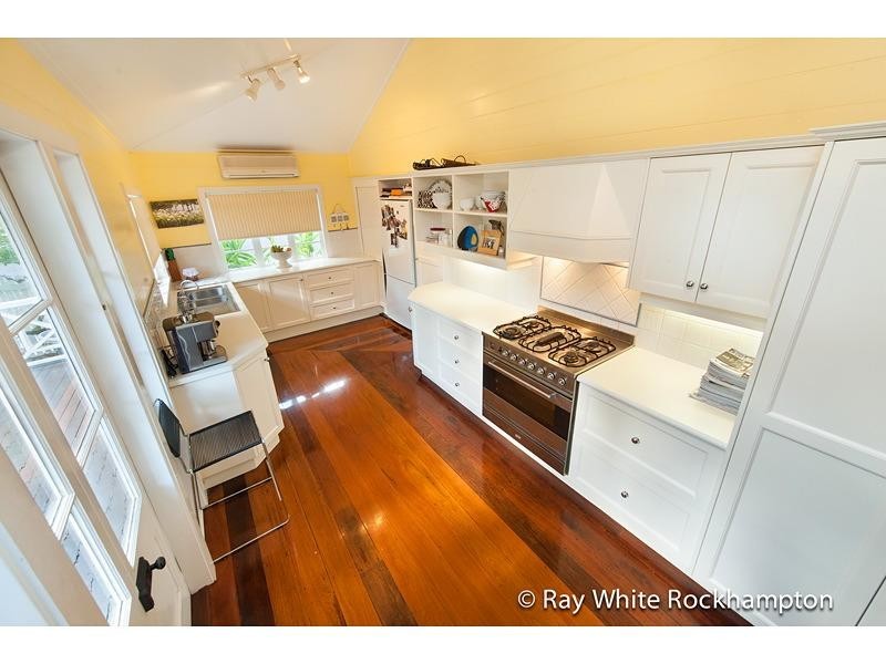 80 Cambridge Street, The Range QLD 4700