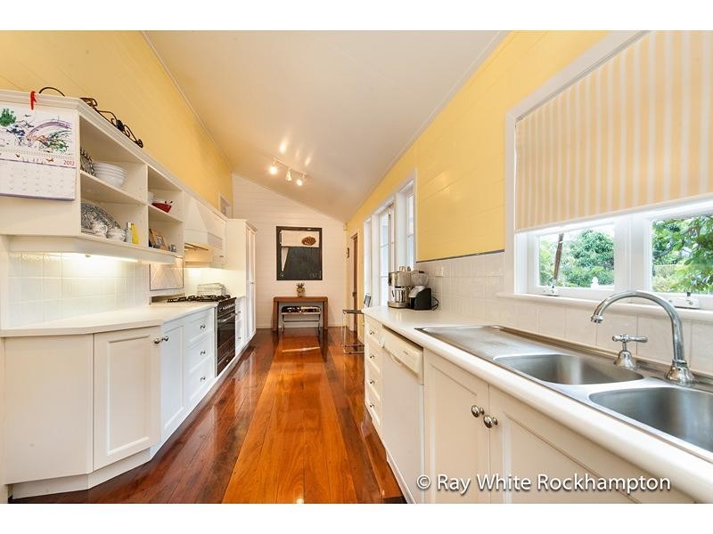 80 Cambridge Street, The Range QLD 4700