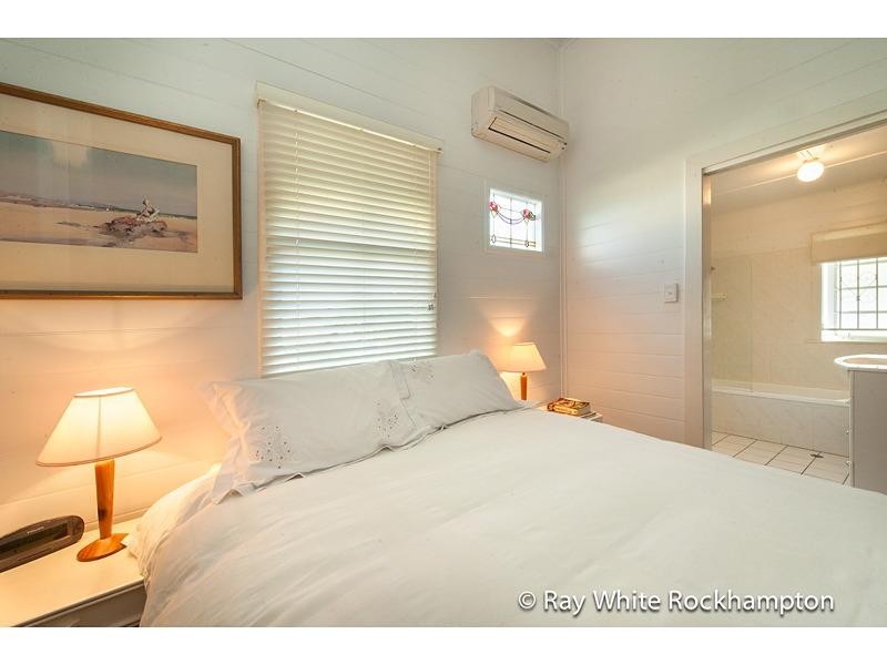 80 Cambridge Street, The Range QLD 4700