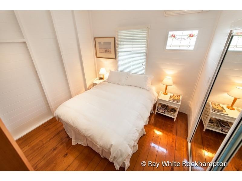 80 Cambridge Street, The Range QLD 4700