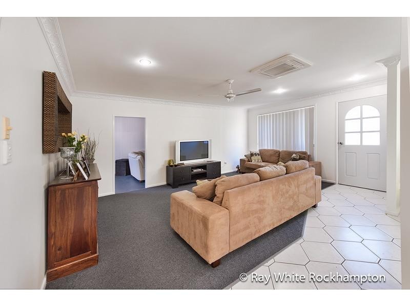 21 Van Haeren Street, Kawana QLD 4701