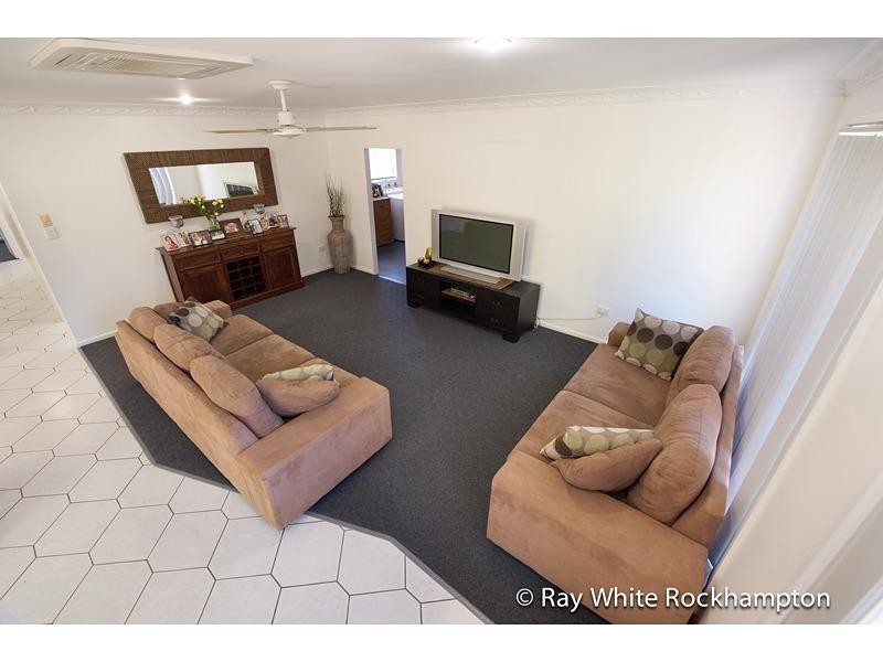 21 Van Haeren Street, Kawana QLD 4701