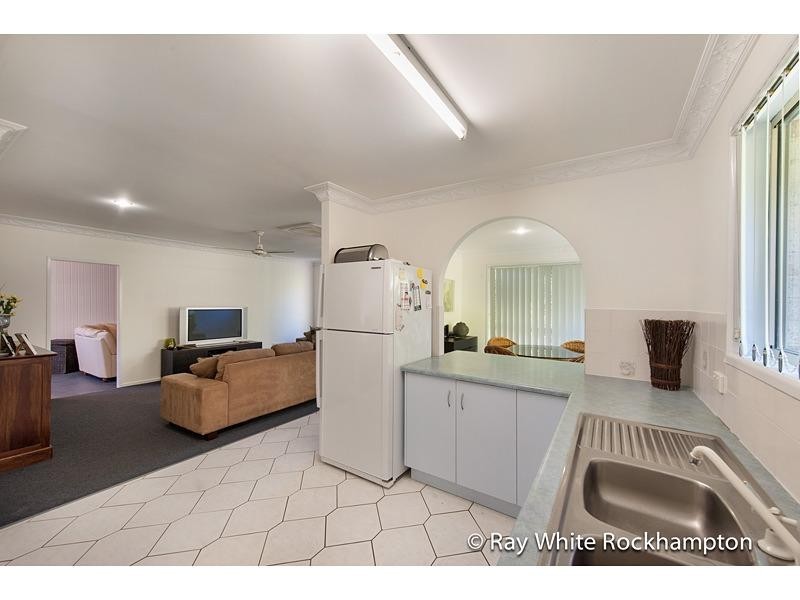 21 Van Haeren Street, Kawana QLD 4701