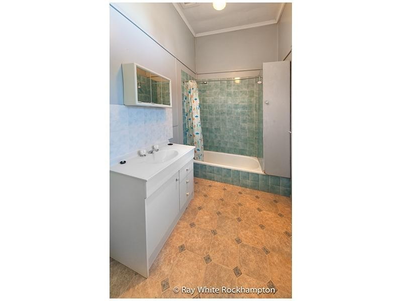 35 Denning Street, Park Avenue QLD 4701