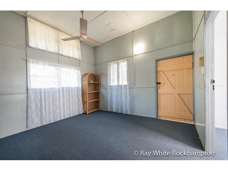 35 Denning Street, Park Avenue QLD 4701