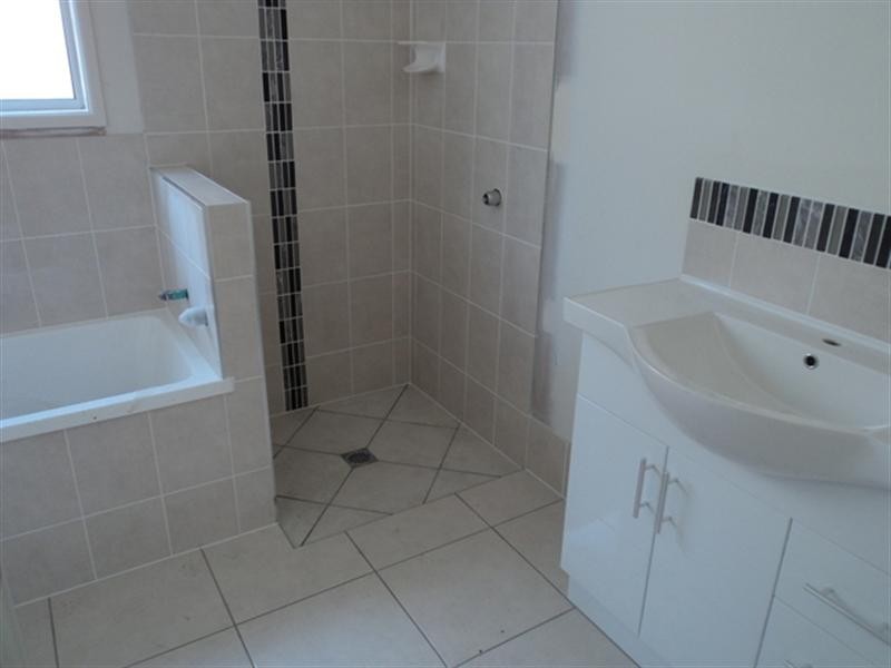 15 Hartley Street, Wandal QLD 4700