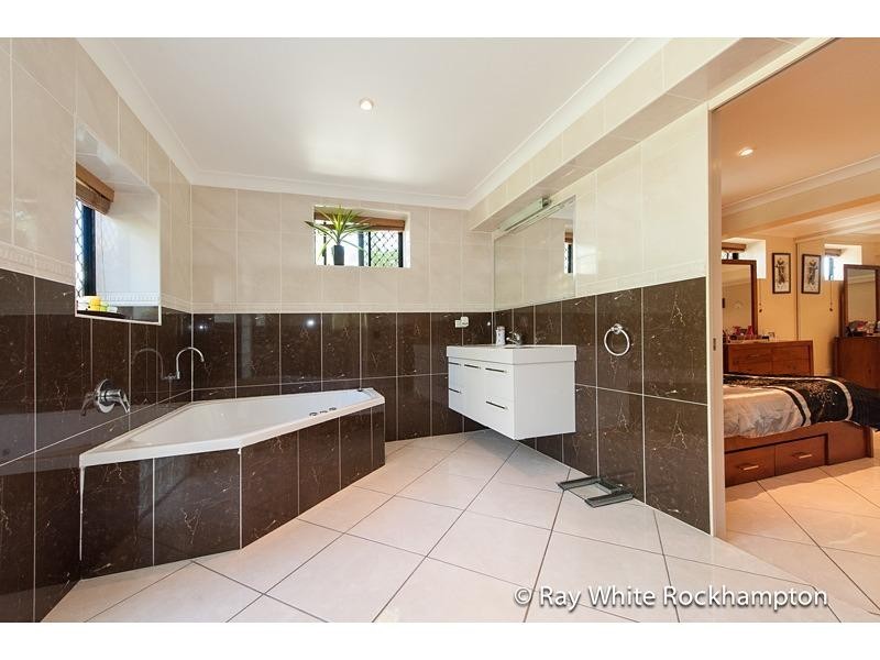 248 Farm Street, Kawana QLD 4701