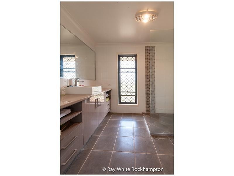 52 McQuire Road, Alton Downs QLD 4702