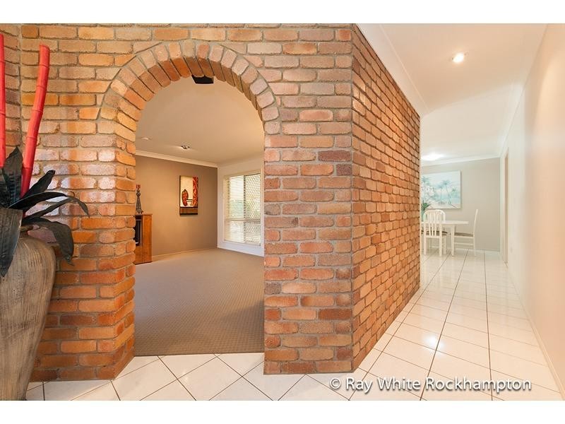 42 Schlencker Drive, Glenlee QLD 4711